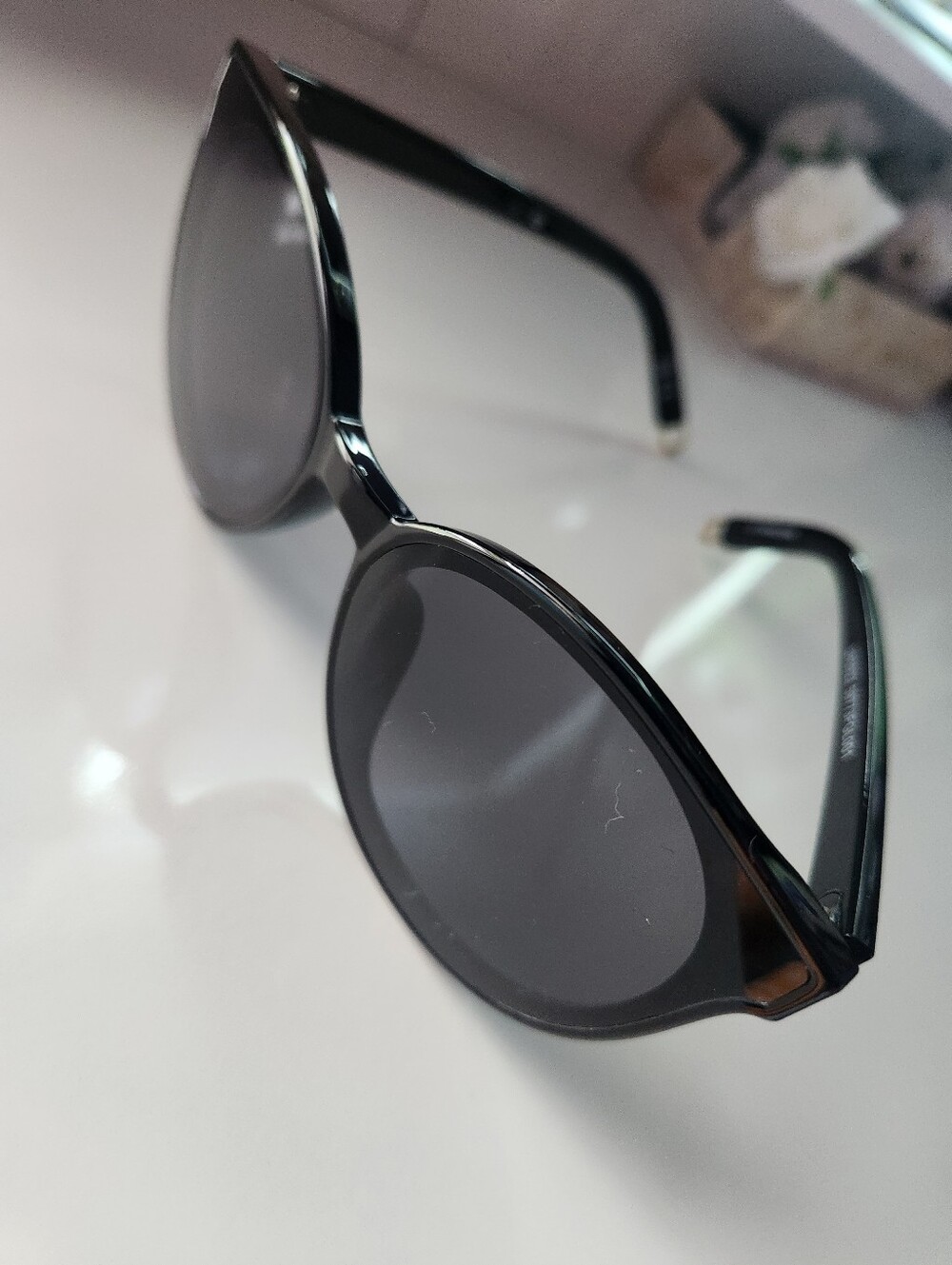 Round Sunglasses - Picture 4 of 4